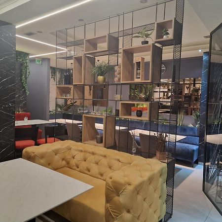 Hotel S Беране Экстерьер фото