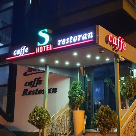 Hotel S Беране Экстерьер фото