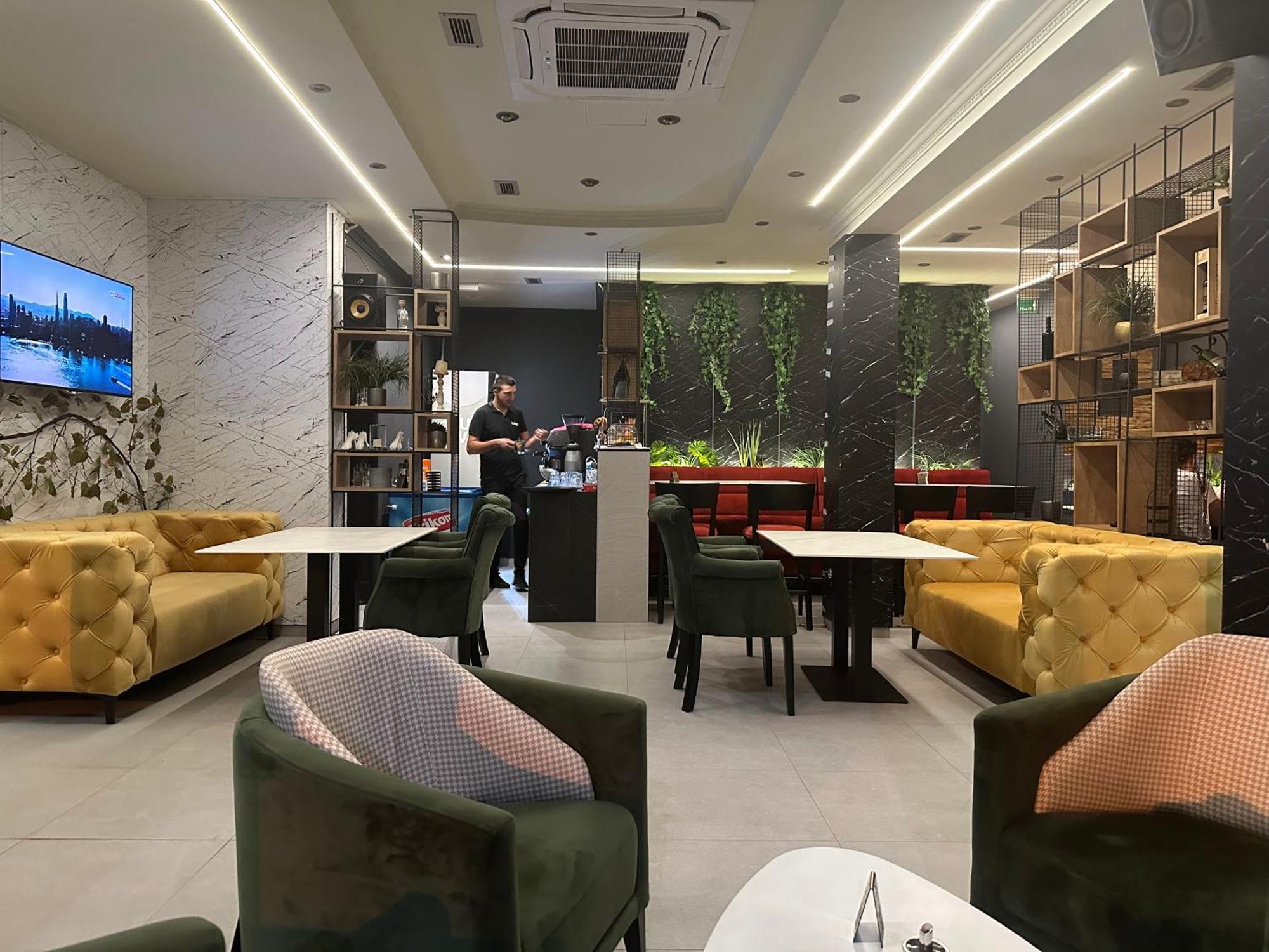 Hotel S Беране Экстерьер фото
