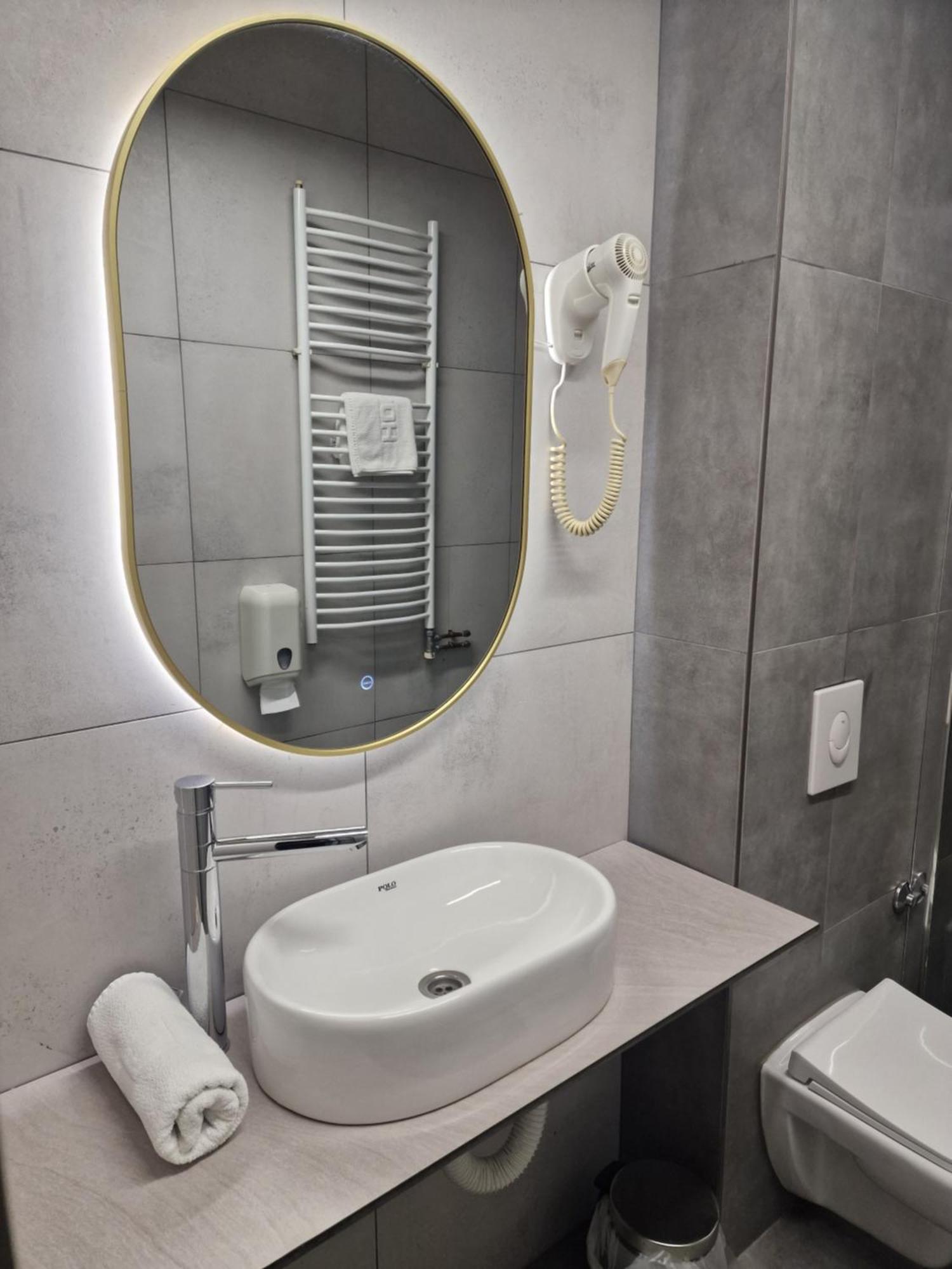Hotel S Беране Экстерьер фото