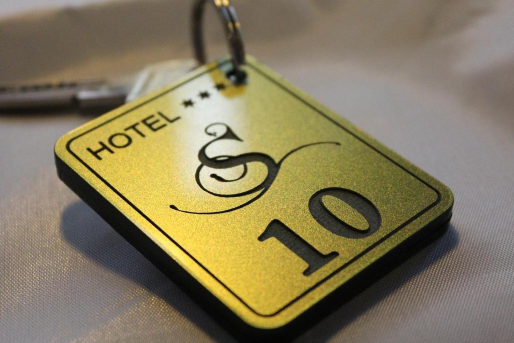 Hotel S Беране Экстерьер фото