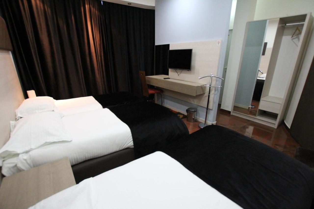 Hotel S Беране Экстерьер фото